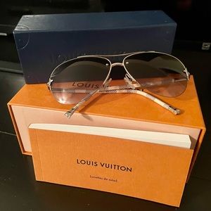 Louis Vuitton Damier Azur Petite Pilote sunglasses